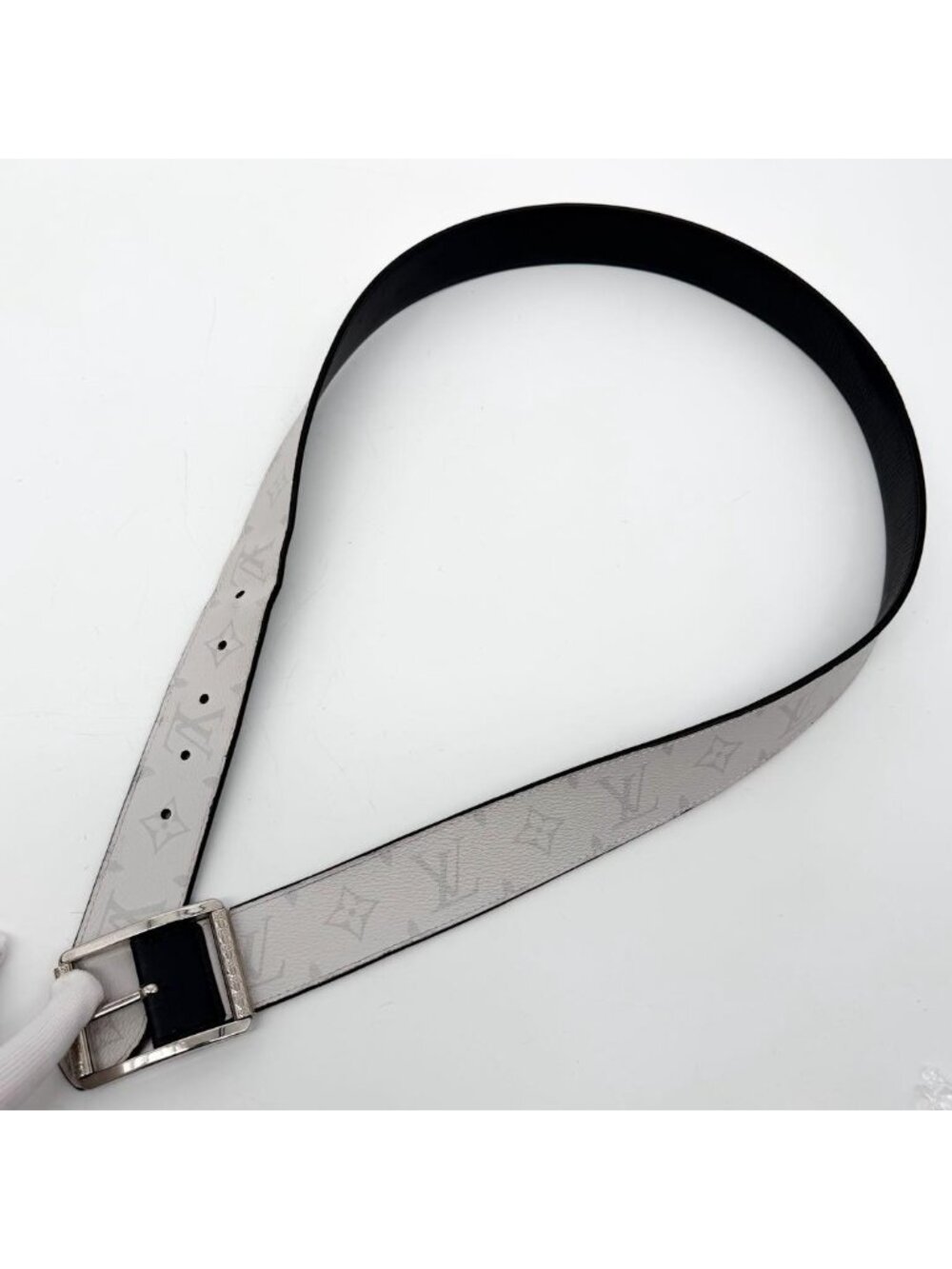 Louis Vuitton Ceinture Reverso Taigarama Reversible Leather Belt - Picture 4 of 8